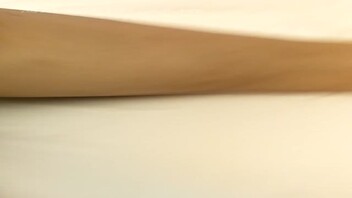 骚母狗让我邀请朋友一起艹她。母狗哇哇叫