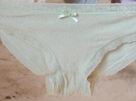 求助 辅警女儿老婆的内衣裤这是今天的 昨天的没拍很性感的一套 想来一发