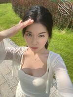 分享我姐的美照，与丑照对比如何？下一次找谁来操我姐呢？1