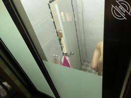偷拍隔壁邻居洗澡1