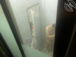 偷拍隔壁邻居洗澡2