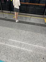 分享-人太多了，抄底失败，腿真白身材真好1