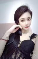 【李琪与张琪】都是琪琪 脱光衣服躺在床上 你会操李琪还是张琪呢