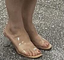 母子足交(学校里的母子)2