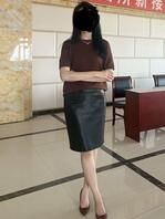 (原创)老妈不穿内裤勾引我,被我干到逼里没水后,再次把她内射了0