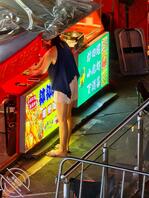 夜市摆摊老板娘美腿2