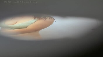 长的漂亮屁股也有肉偷拍