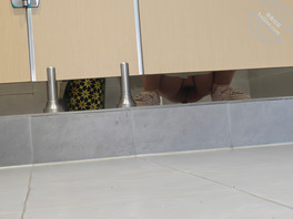 原创！！偷拍加油站，工作人员上厕所，老阿姨阴毛都剃了！第2贴0