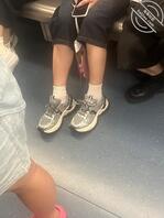 地铁随拍的白袜0