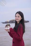 喜欢跟爸爸乱伦的小骚货今天生日了，哥哥们快来满足我1