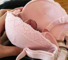 大姨子 9 找个理由 去大姨子家 偷了件内衣撸一撸,哈哈爽2