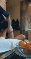 牛逼大哥把洗脚妹给硬上了，还无套内射0