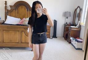 发一下妹妹，已成年，如果反馈好的话请关注，下一个帖子上谢谢