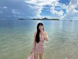 【原创】52 和妹妹去斐济旅游，手扣她的骚逼，淫液喷的我满手都是1