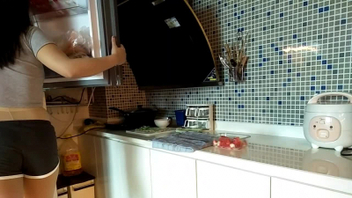 [原创]小骚货说饿了想吃沙拉，直接来吃鸡吧