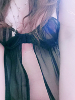 大奶骚逼女上呻吟