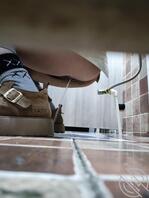 厕所偷拍小少妇尿尿