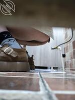 厕所偷拍小少妇尿尿2