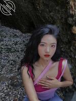 西安临潼区反差幼儿园老师，宿舍换内衣露出美乳