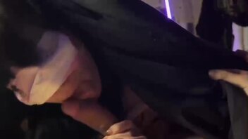 不看后悔和妹妹超棒的一次性爱母狗妹妹眼神中写满了内射我