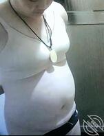 再次偷拍婶婶洗澡