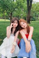 曝光一对好闺蜜雯雯和勤勤：喜欢哪个就来让哪个完成你下达的任务