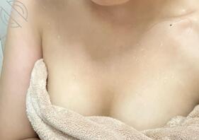 小萝莉第四弹，女大的小馒头