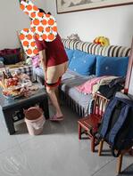 骚妈妈喝多了，在沙发上操妈妈的大骚逼，逼毛都白了1