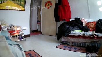 【我和我妈】跟老妈再续禁忌之恋，插入妈妈的感觉太棒了！