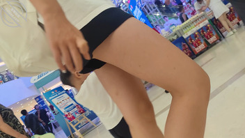 真实偷拍短裤1