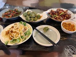 爱嫂子的十八,今天带嫂子去洗浴,拍照片太刺激了。0