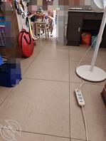 《原创》商店老板娘叉开腿对着我，内裤好像还有个洞0