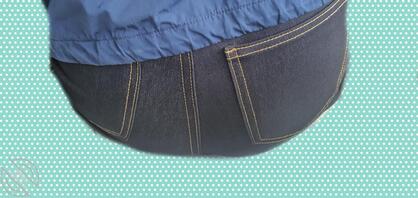 厕拍生两娃的大屁股少妇