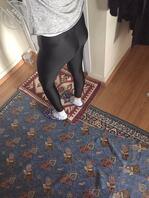 周末来同事家看见他媳妇儿穿的性感黑色紧身打底裤2