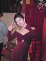 人前优雅大方 人后一丝不挂1