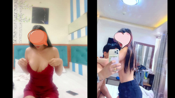 少妇虽老了，不比往常的自拍年轻，但气质更浓厚了