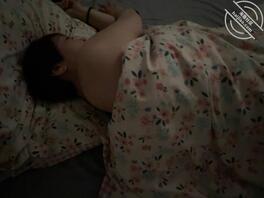 巨乳妈妈5 午休回家突击偷拍妈妈私处1