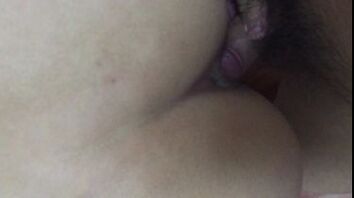 后入大屁股骚媳妇一