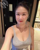 这样的女人不知道海友感不感兴趣，满脸淫荡，喜欢露胸0