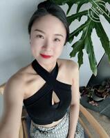 这样的女人不知道海友感不感兴趣，满脸淫荡，喜欢露胸2