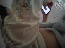 偷拍骚逼老婆的奶子，还想看哪里来评论，下次拍好点