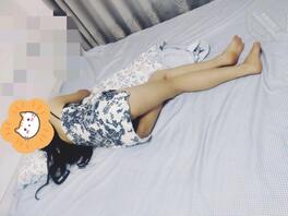 (原创)姐姐睡觉没锁门,光明正大的偷拍姐姐睡觉,露出白花花的大屁股!0