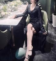 意淫自己的美腿玉足妈妈1