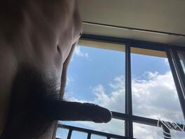 越来越享受被人窥探的快感了，就喜欢暴露给人看