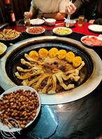 亲大哥的骚逼老婆18 差点失身,女人猛如虎!0