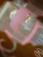 偷拍小美女跟闺蜜吃饭自慰