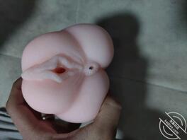 与堂嫂的快乐时光(13)--堂嫂突然给我买了个飞机杯给我解决生理需求0