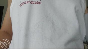 小突破,和老妹闹,老妹居然用奶子喷奶泚我。2