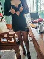 (堕落嫂子27)趁同事熟睡,插入我嫂子流满爱液的身体2