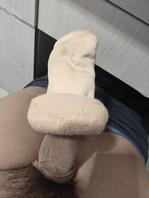 丈母娘的骚丝，套上同事媳妇儿的棉袜，做个飞机杯0